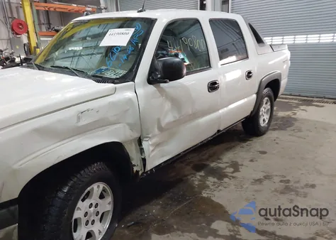 2004 Chevrolet Avalanche 1500 из США, поврежденный, VIN 3GNEK12T24G210296